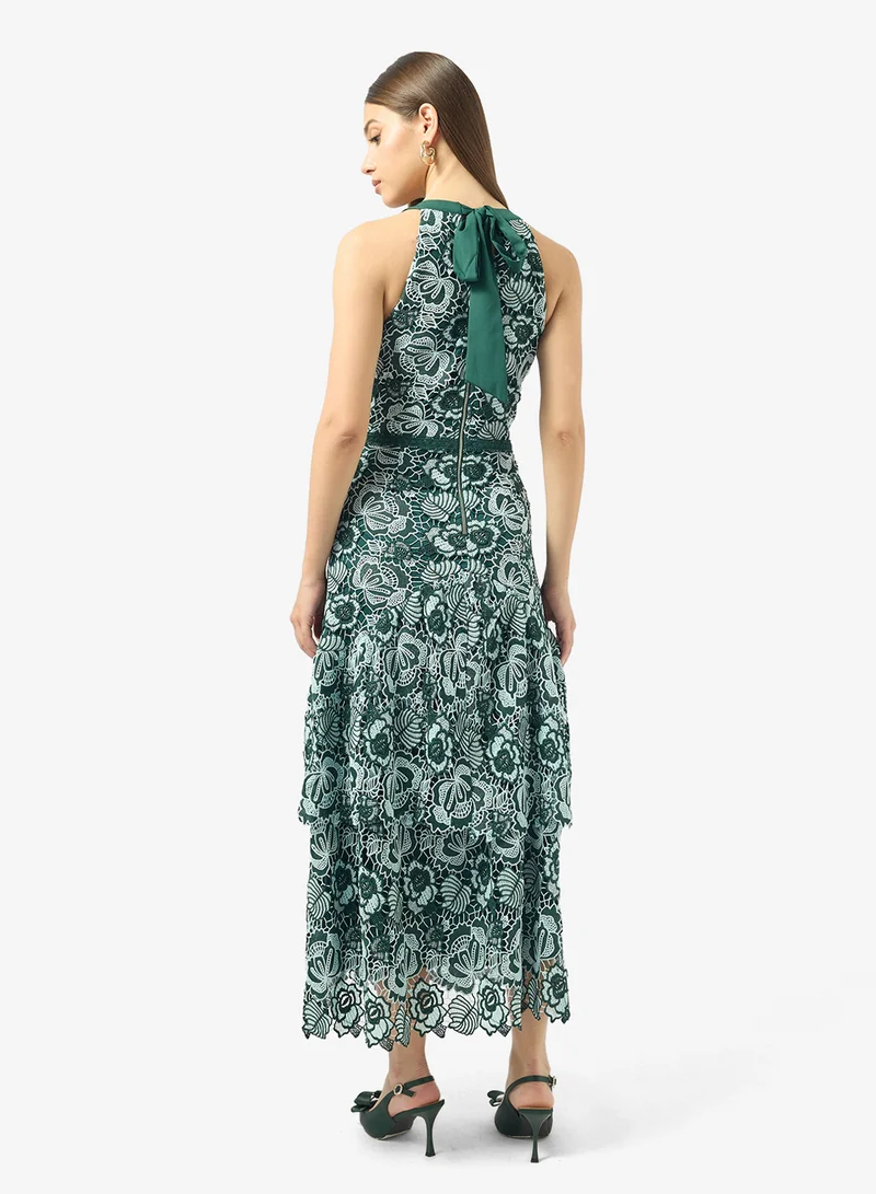 جاست مي فستان بفتحة جانبية وطبعة بياقة هالتر